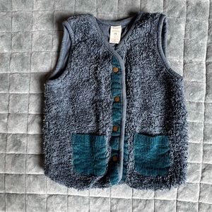 Kate Quinn GUC Sherpa Vest Size 2T